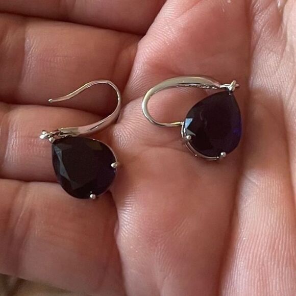 The Simple Sapphire Teardrop Drop Earrings in 925 silver - Picture 7 of 10